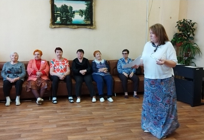 На завалинке
