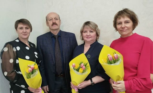 Сердечно поздравляем вас с Международным женским днем — 8 марта! 