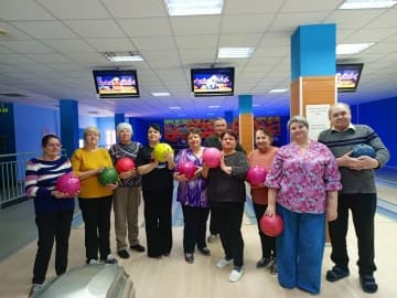 Получатели социальных услуг из отделения Дневного пребывания совершили экскурсию в (ФОК) города Урень 