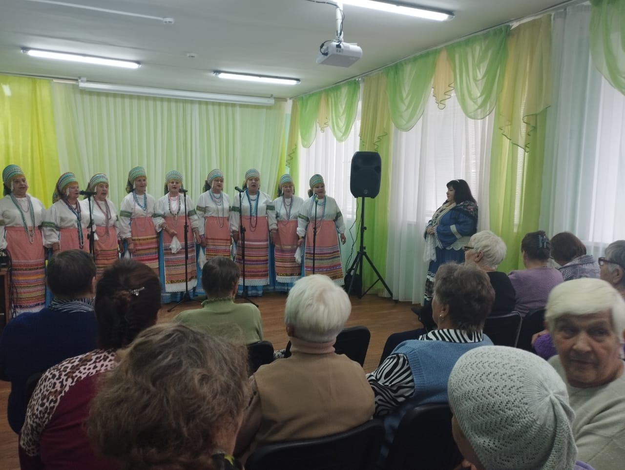 Выступление ансамбля 